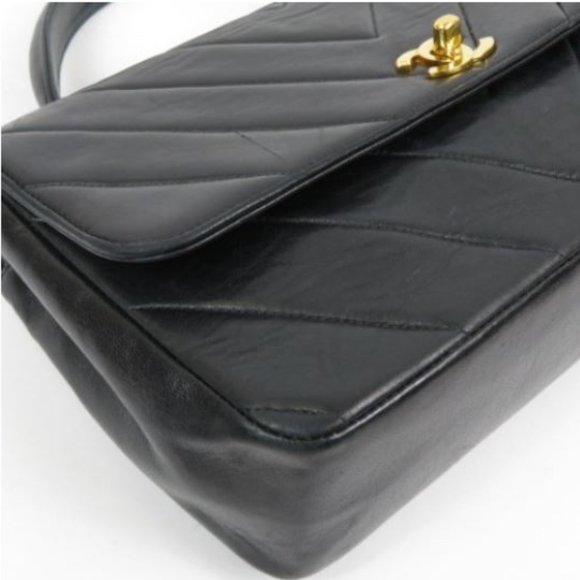 CHANEL Lambskin Chevron Quilted CC Dual Handle Flap Bag Black - Picture 6 of 9